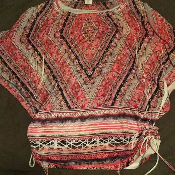 Fun decorative top with rhinestones - Picture 1 of 1